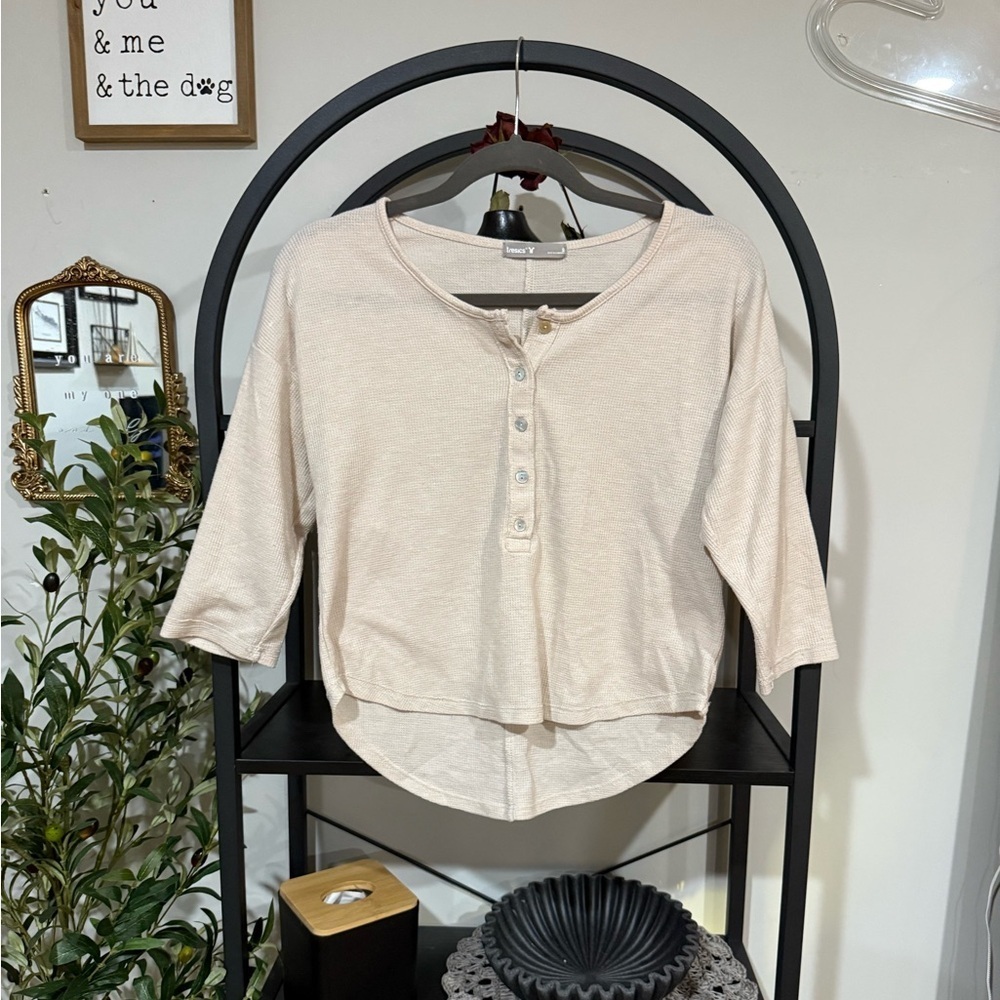 Tresics waffle shirt size small  1/2 Sleeve